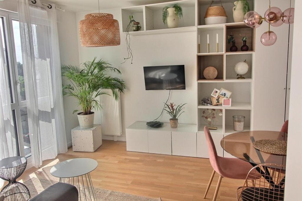 Le Toit Du Montvalerien Suresnes Apartment Bagian luar foto
